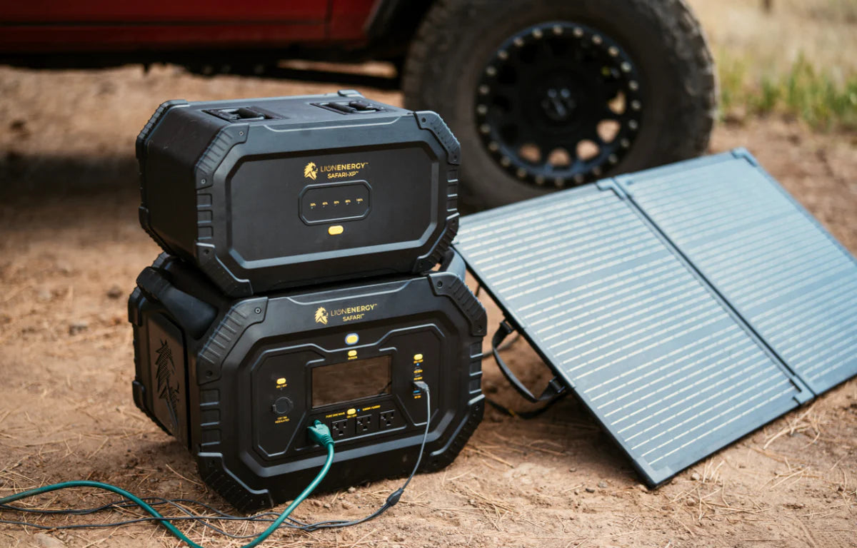 Recertified Lion Energy Safari Portable Solar Generator (Non-30A Core Edition, 922Wh LiFePO4 Lithium Battery, 2000W Continuous / 4000W Surge Pure Sine Wave Inverter)